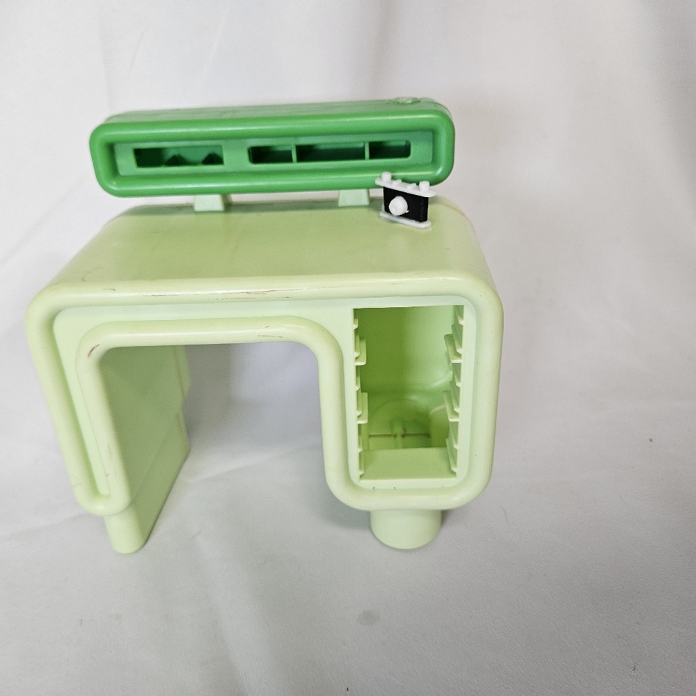 Vintage‎ 1977 Barbie Doll Mattel Dream House Green Desk